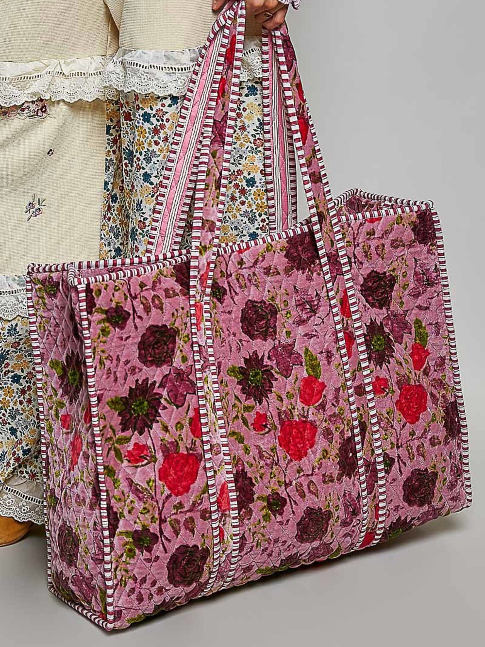 POL Pink Plum Floral Quilted Velvet Tote Bag | Oversized Shopper - Picture 6 of 7